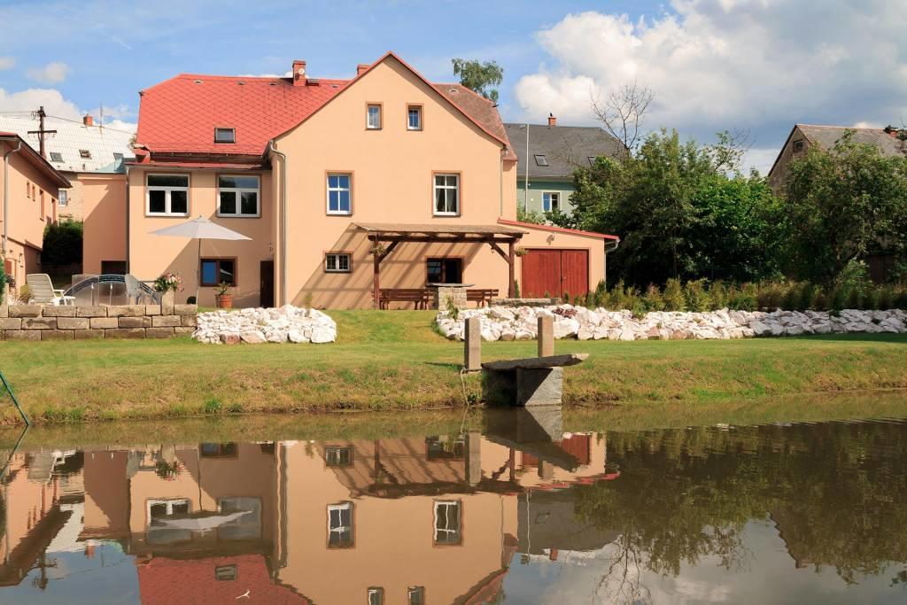 Domek U rybníčku Krásná Lípa Exteriér fotografie